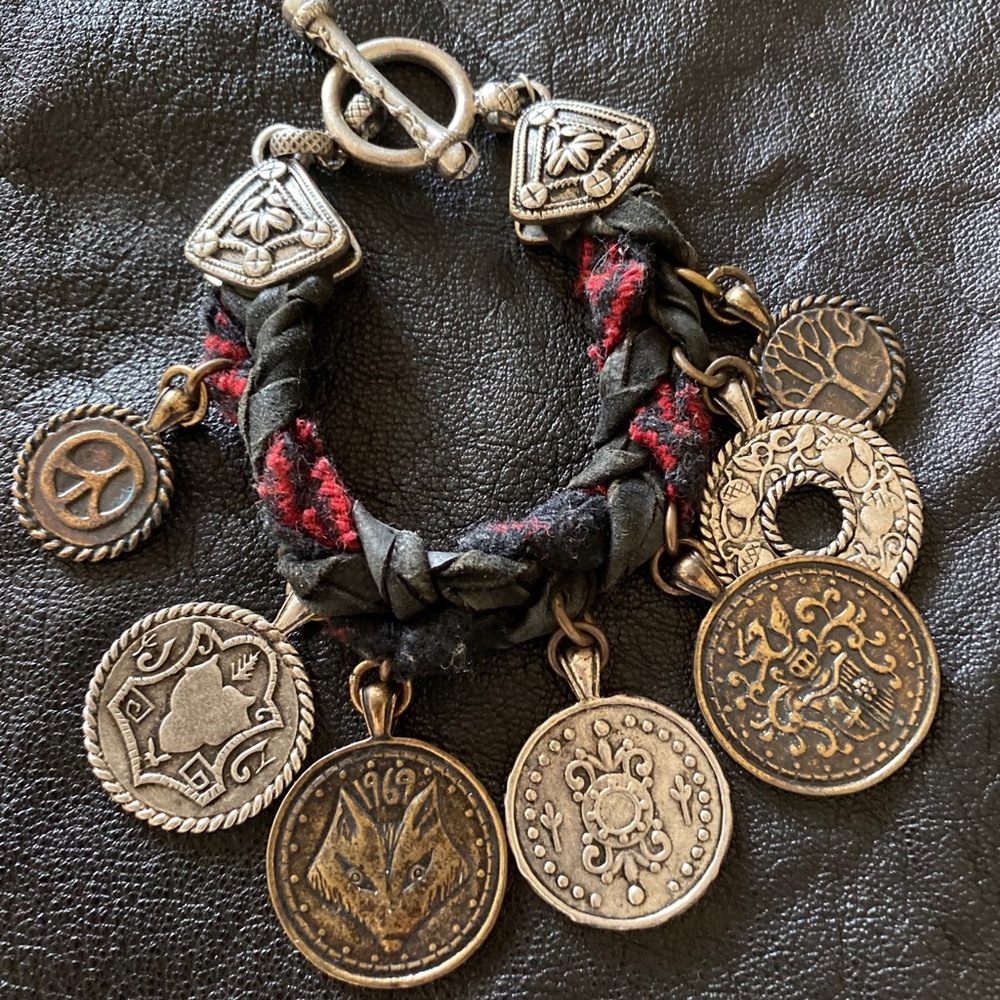 1 Vintage Lucky Bracelet